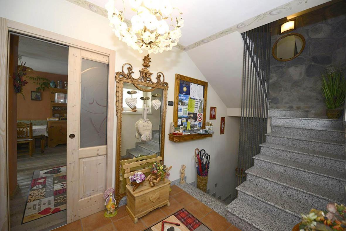 Garni La Genziana Bed & Breakfast Temu Bagian luar foto