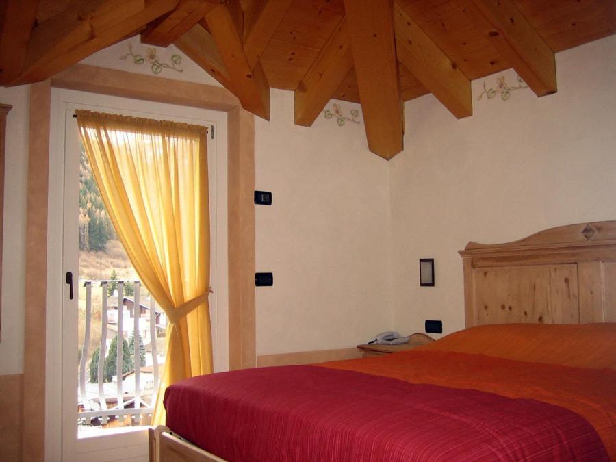 Garni La Genziana Bed & Breakfast Temu Ruang foto